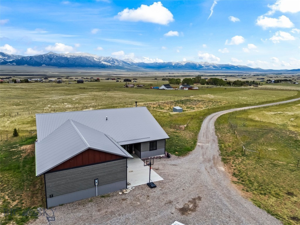 92 Depot Road, Ennis MT 59729