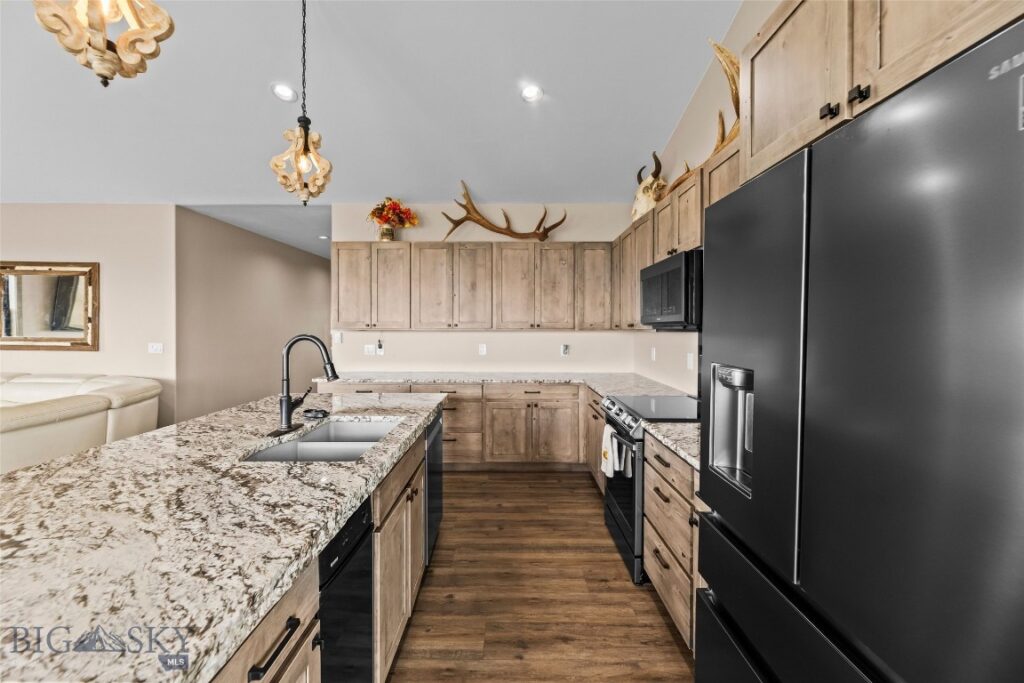 92 Depot Road, Ennis MT 59729