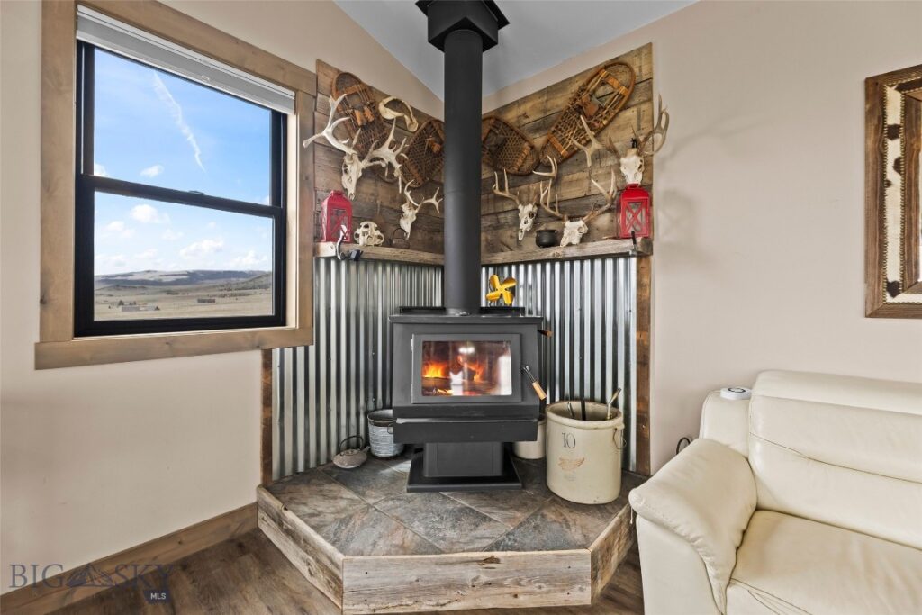92 Depot Road, Ennis MT 59729