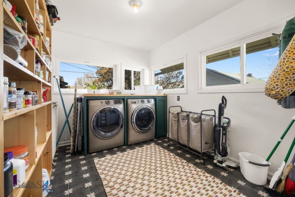 923 S Washington Street, Dillon MT 59725