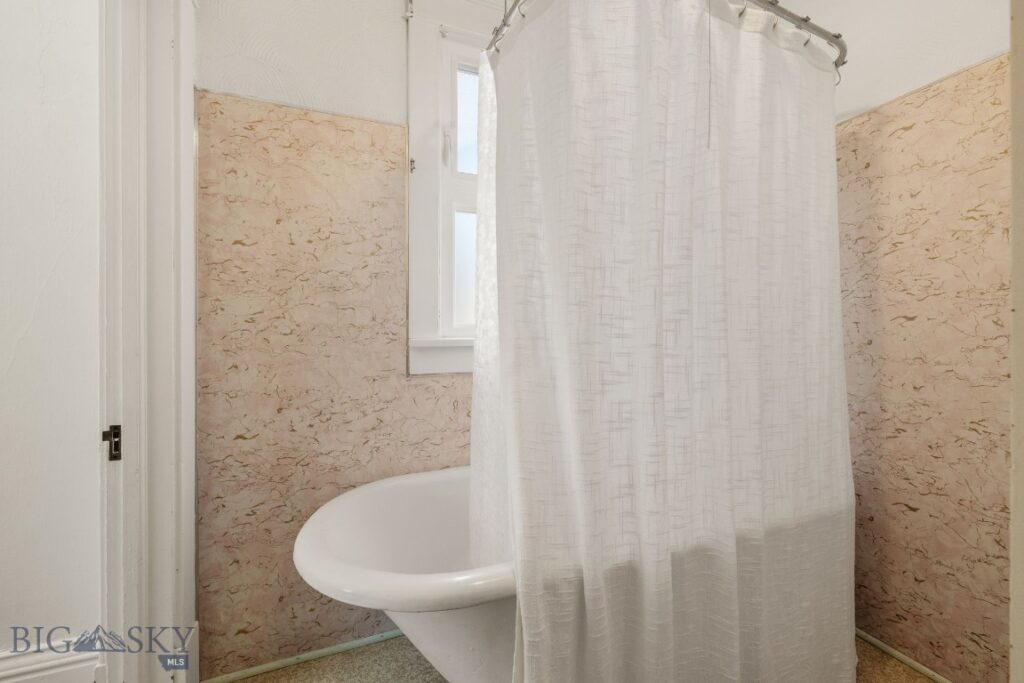 923 S Washington Street, Dillon MT 59725