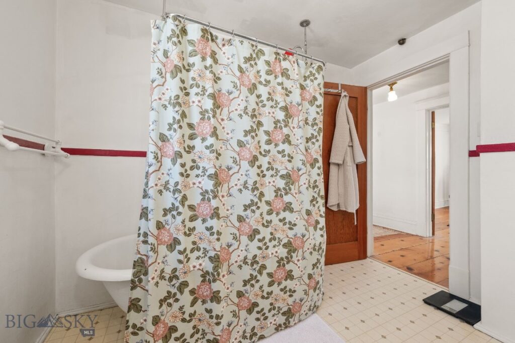 923 S Washington Street, Dillon MT 59725