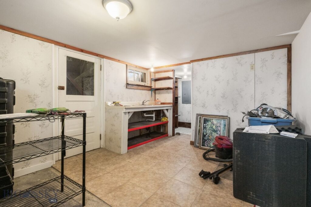 923 S Washington Street, Dillon MT 59725