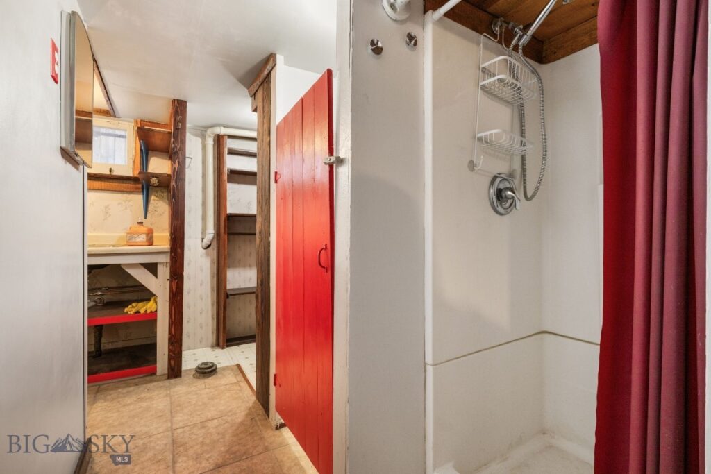 923 S Washington Street, Dillon MT 59725