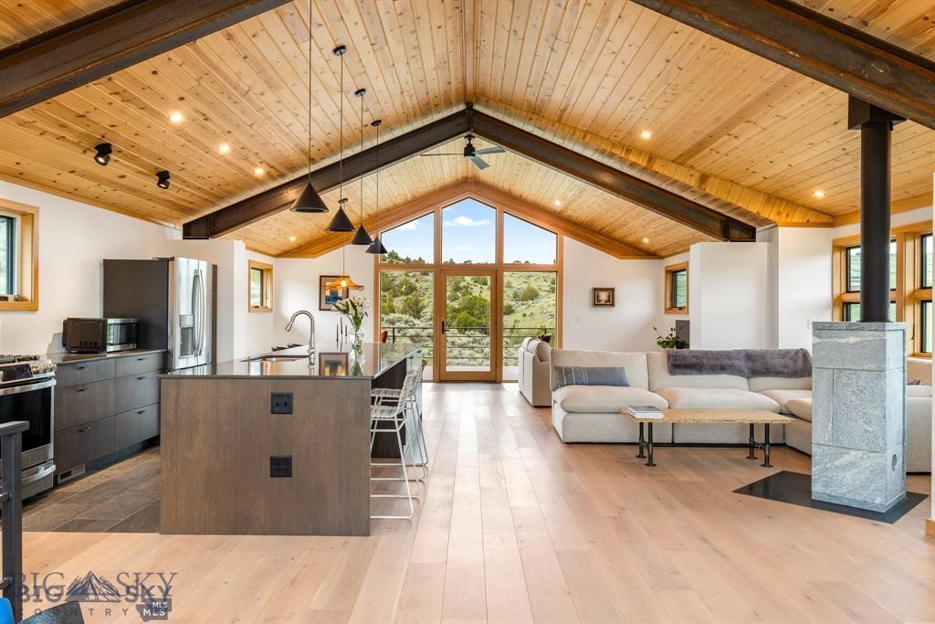 94 Rock Castle Road, Manhattan MT 59741