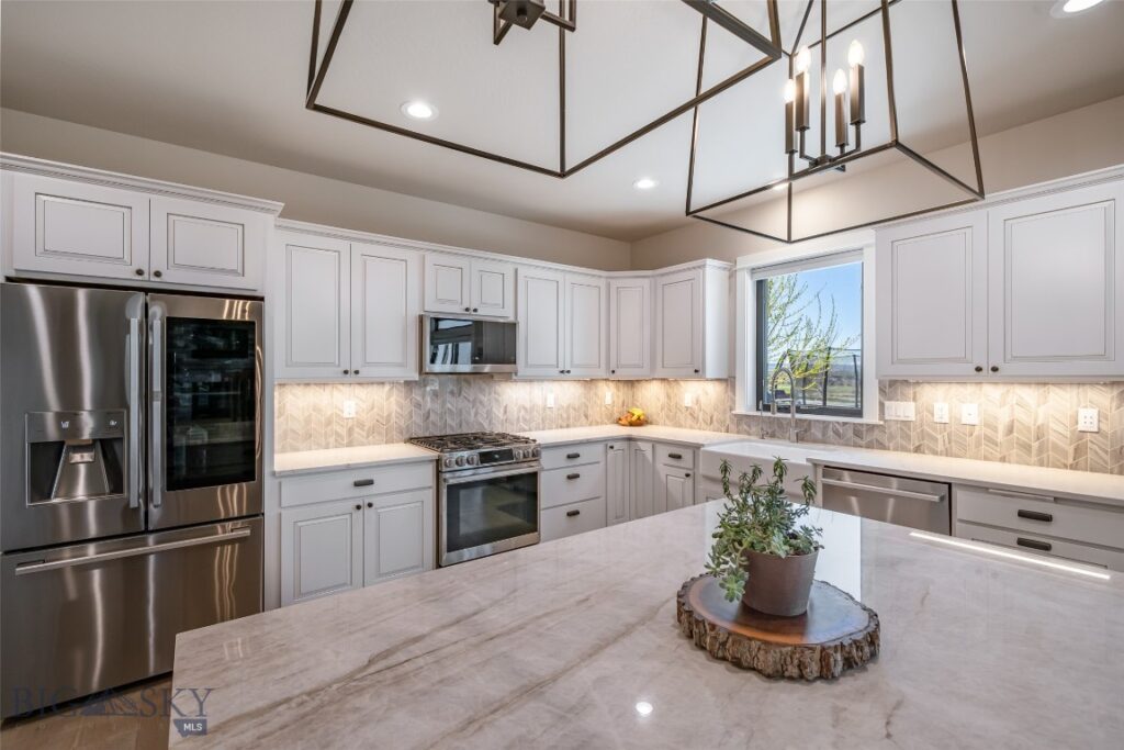 950 White Horse Loop, Bozeman MT 59718