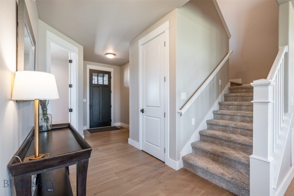 950 White Horse Loop, Bozeman MT 59718