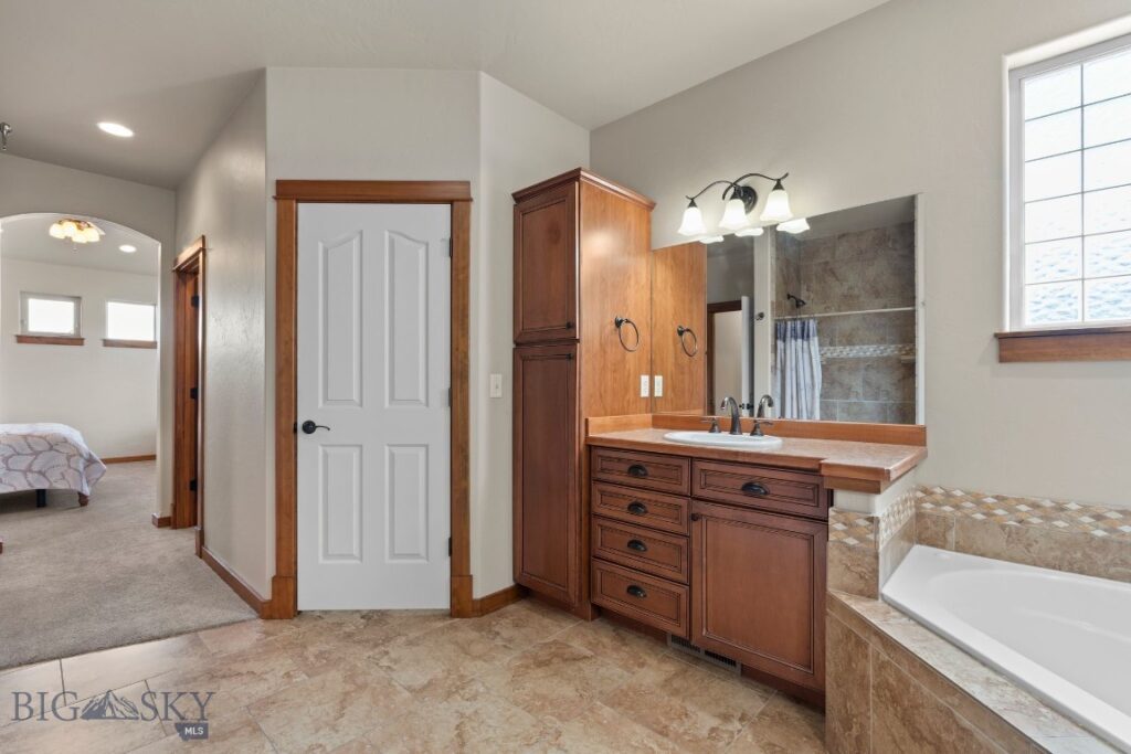 96 Ruby Lane, Belgrade MT 59714