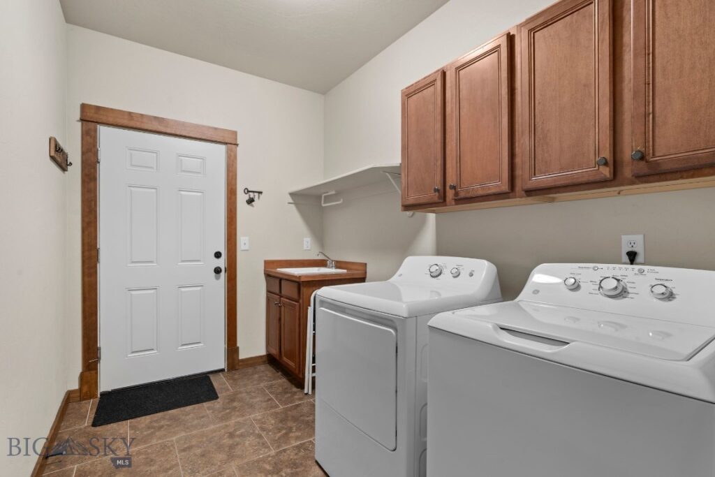 96 Ruby Lane, Belgrade MT 59714