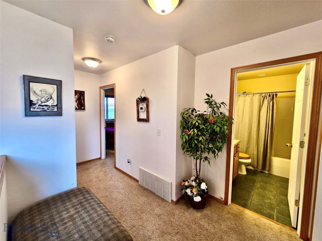 977 N River Rock Drive, Belgrade MT 59714