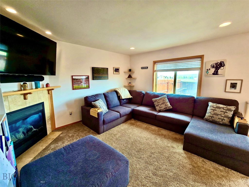 977 N River Rock Drive, Belgrade MT 59714