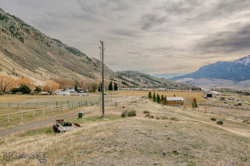 NHN Maiden Basin Road, Gardiner MT 59030