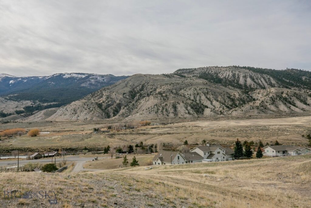 NHN Maiden Basin Road, Gardiner MT 59030