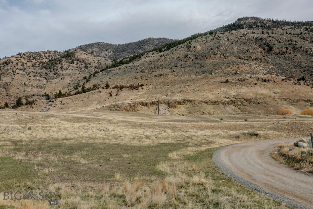 NHN Maiden Basin Road, Gardiner MT 59030