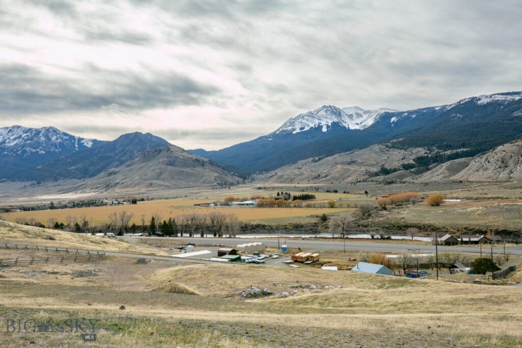 NHN Maiden Basin Road, Gardiner MT 59030