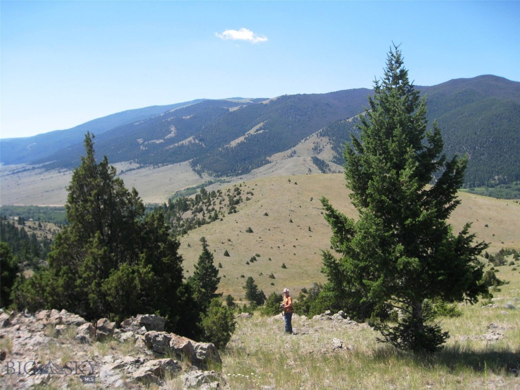 902 Lower Valley Road, Boulder MT 59632