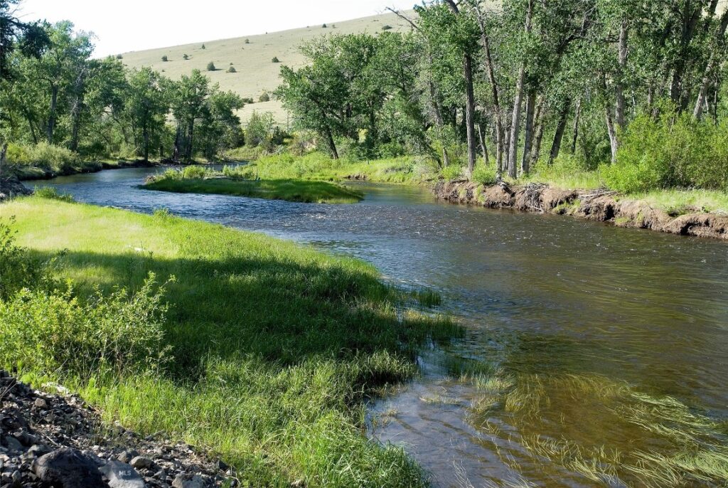 902 Lower Valley Road, Boulder MT 59632