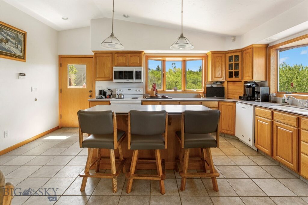 3360 Moulton Reservoir Road, Butte MT 59701