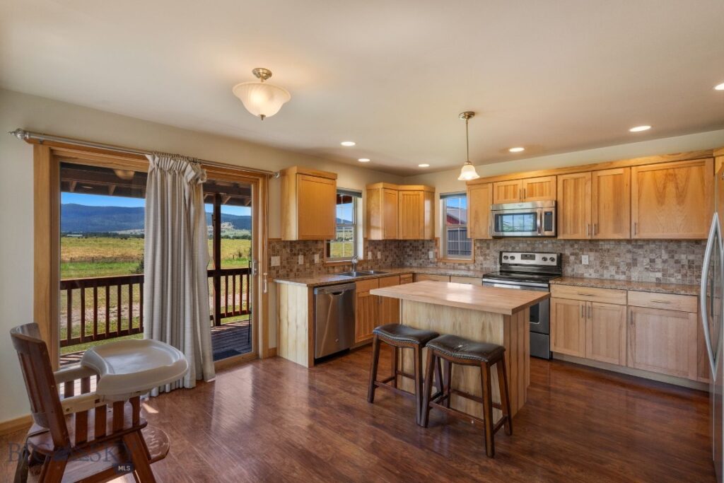 61253 Watson Road,  MT 59865