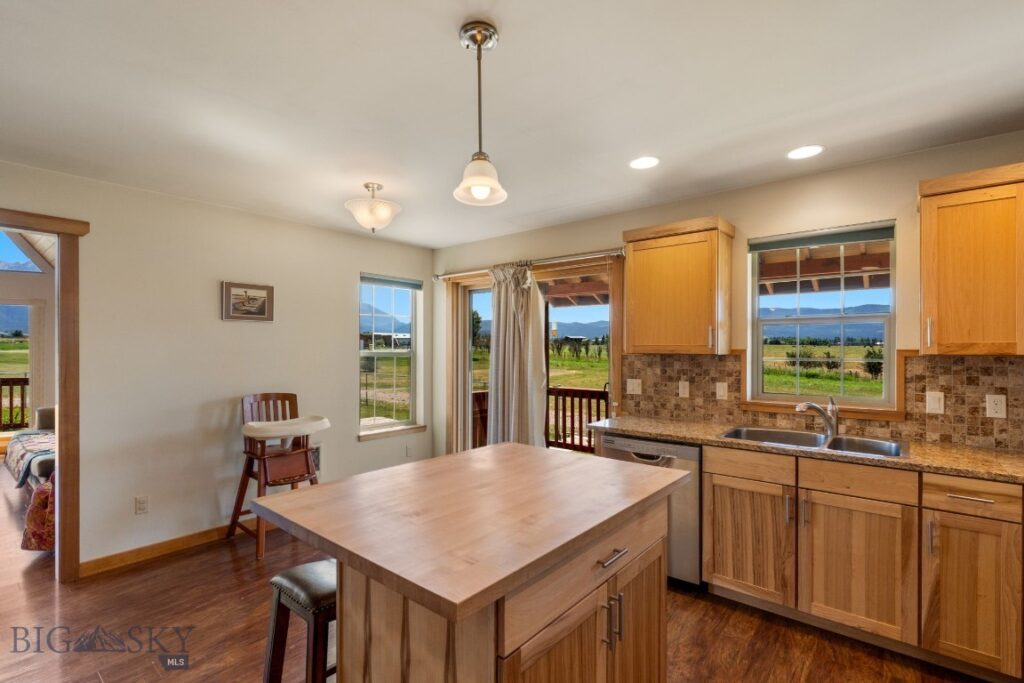 61253 Watson Road,  MT 59865