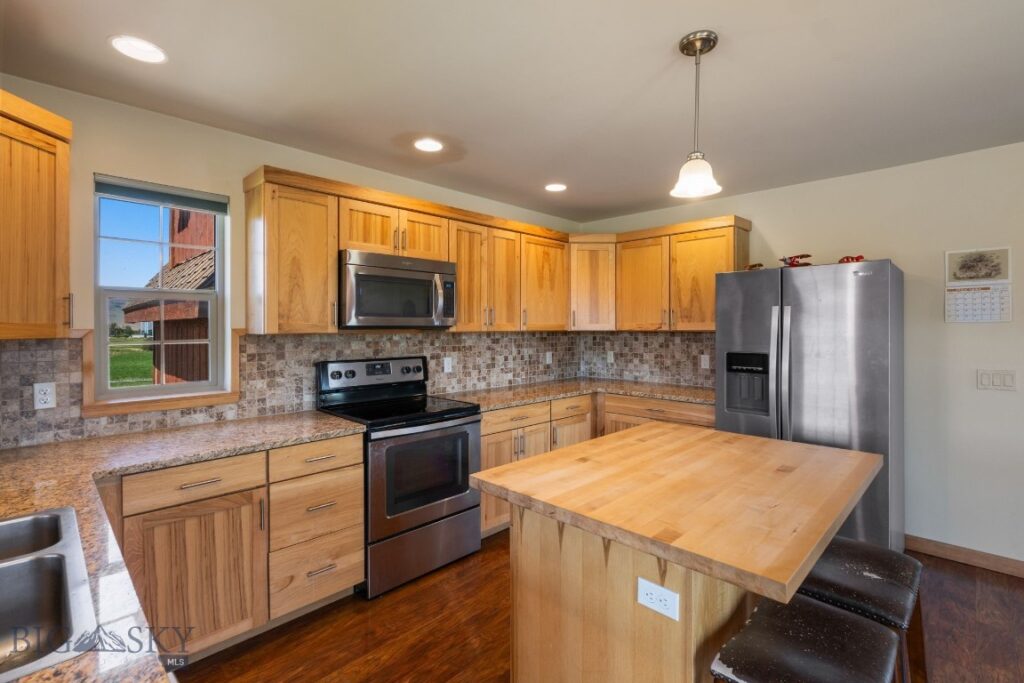 61253 Watson Road,  MT 59865
