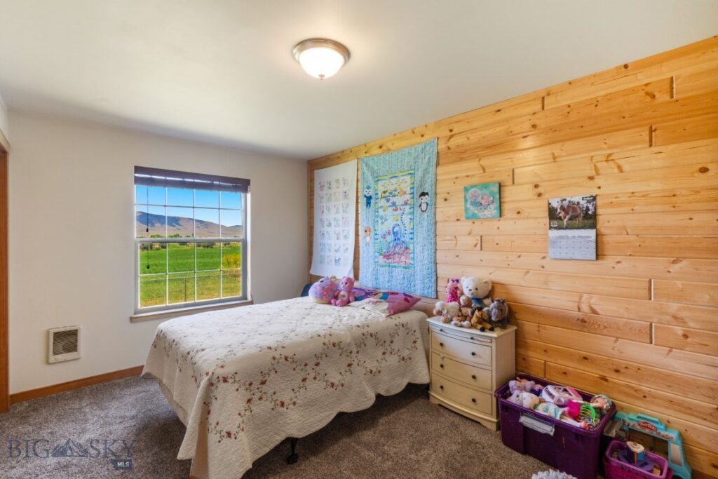 61253 Watson Road,  MT 59865