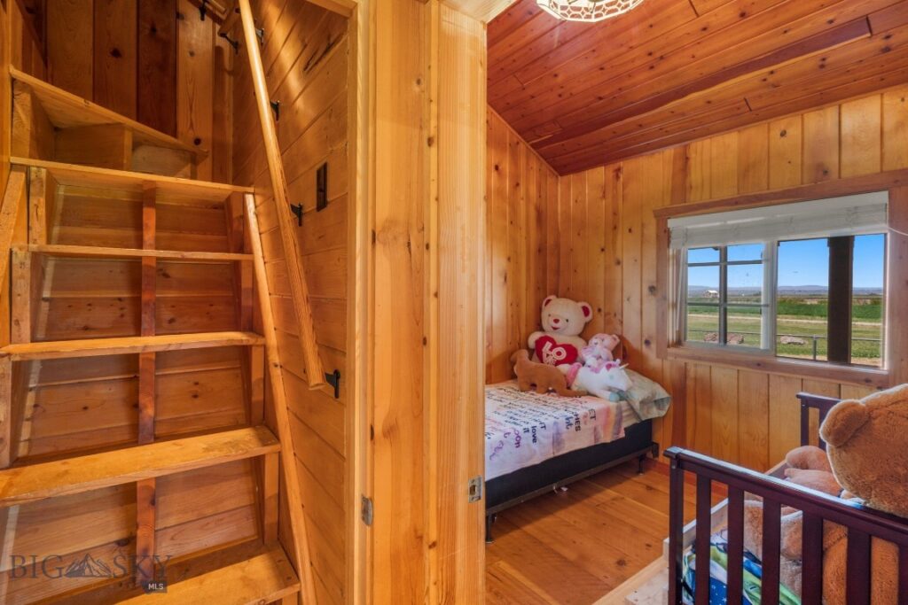 61253 Watson Road,  MT 59865