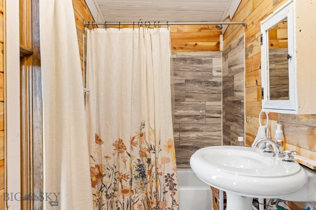 1435 Lone Wolf Trail, Three Forks MT 59752