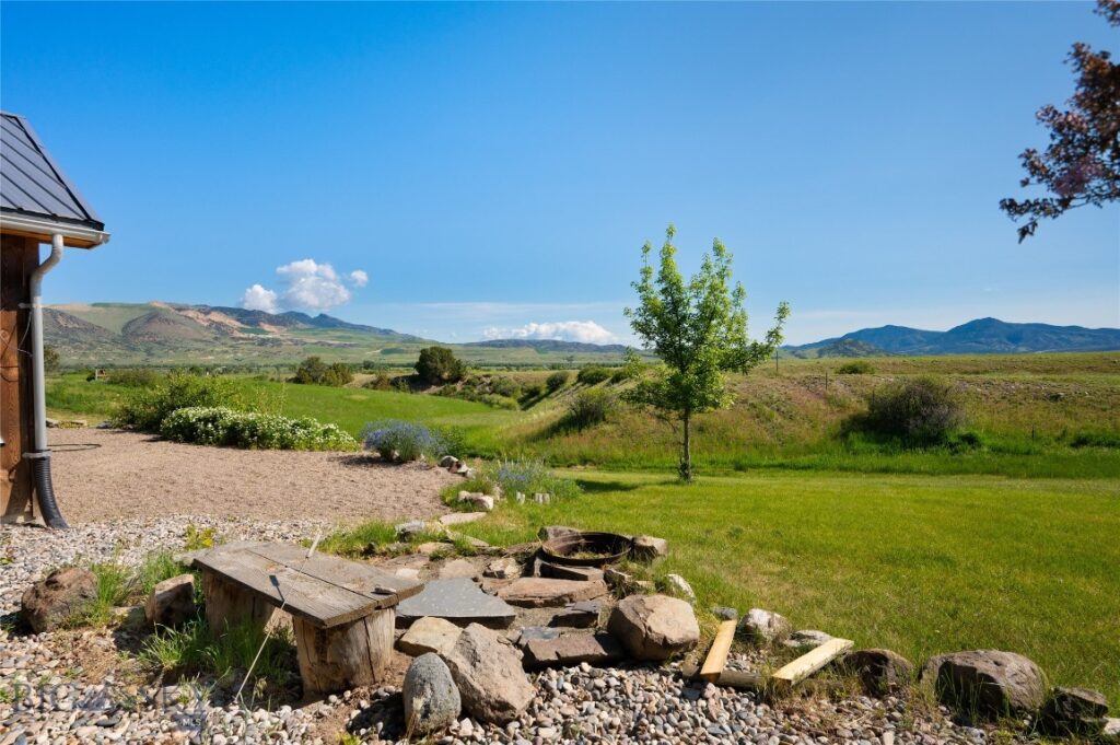 107 Mayflower Road, Whitehall MT 59759