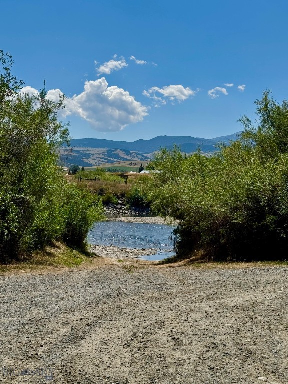 107 Mayflower Road, Whitehall MT 59759