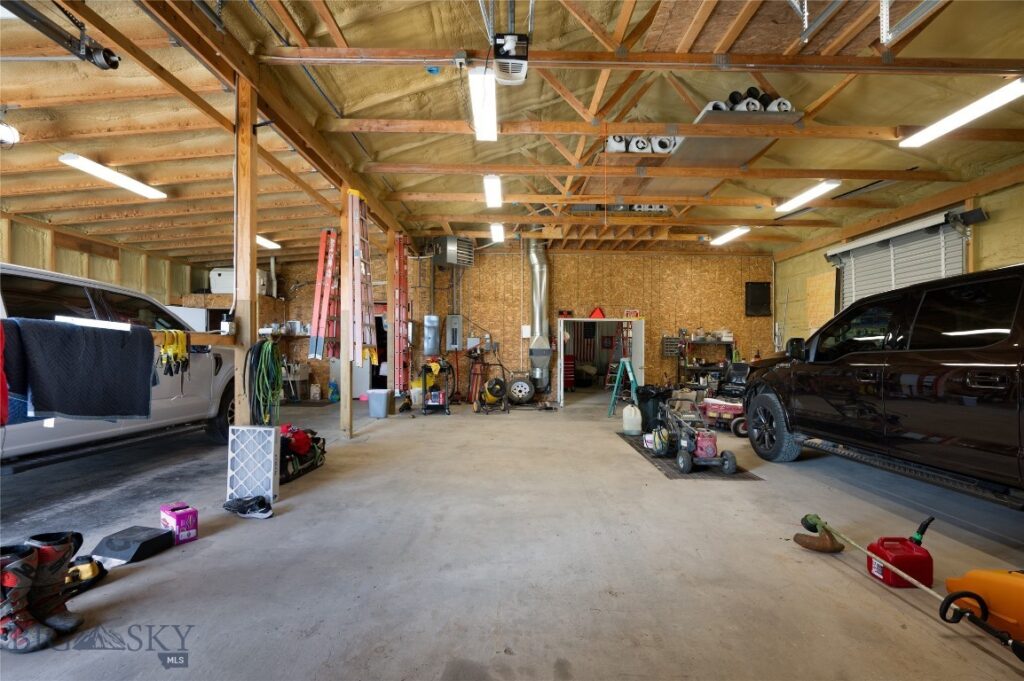 107 Mayflower Road, Whitehall MT 59759