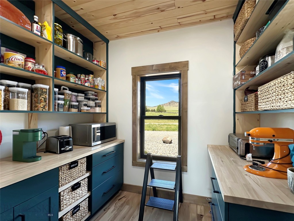 8 Montana Way, Ennis MT 59729
