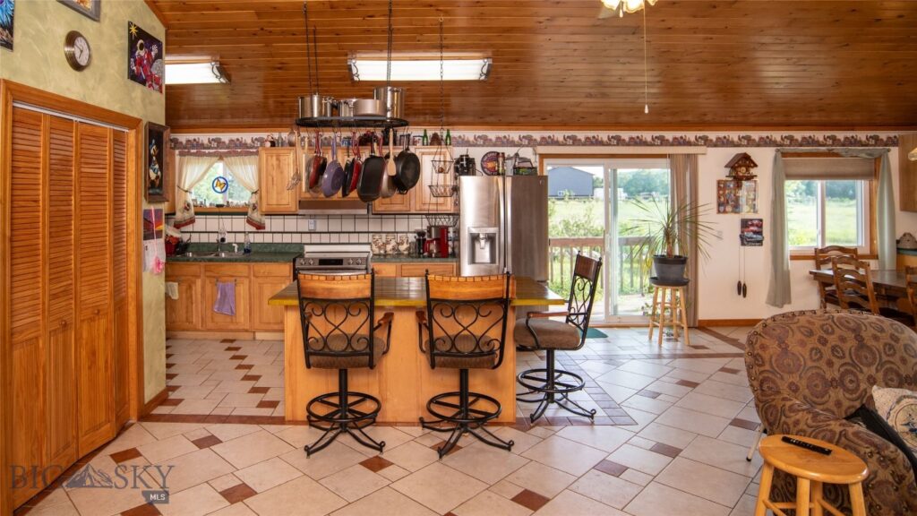 65 Indian Rings Road, Big Timber MT 59011