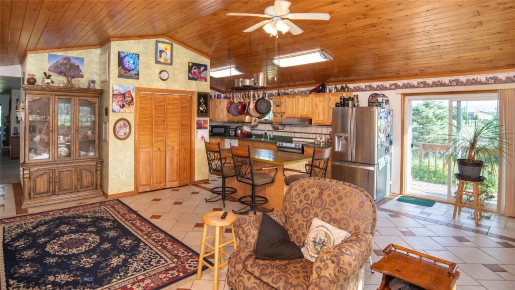 65 Indian Rings Road, Big Timber MT 59011