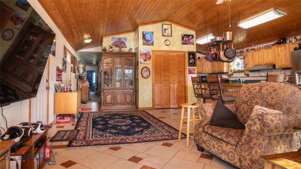 65 Indian Rings Road, Big Timber MT 59011