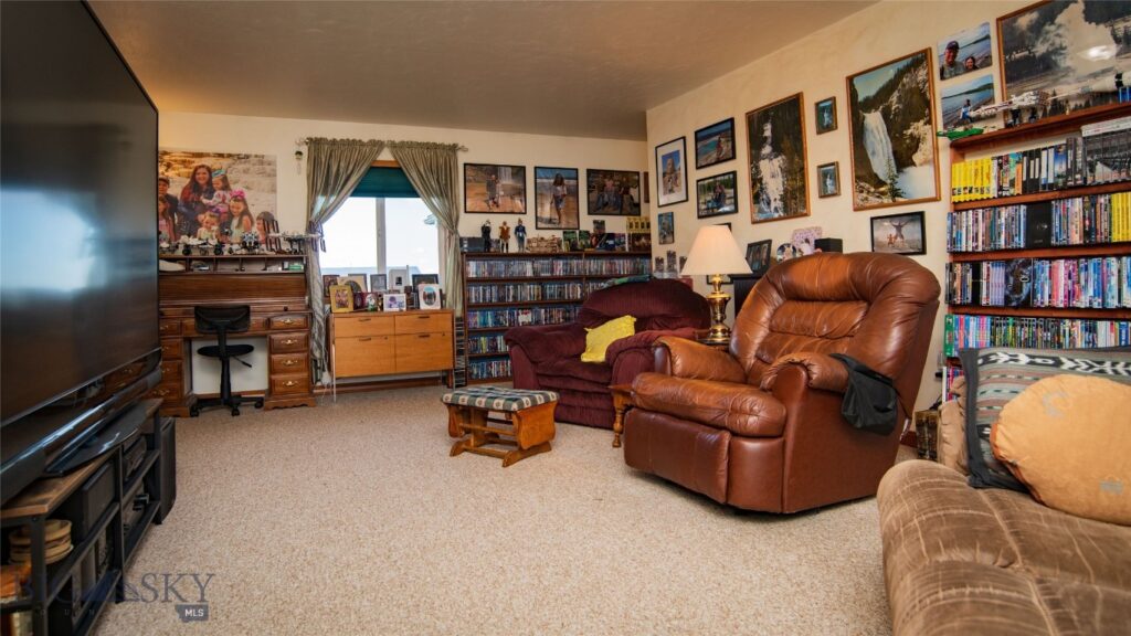 65 Indian Rings Road, Big Timber MT 59011
