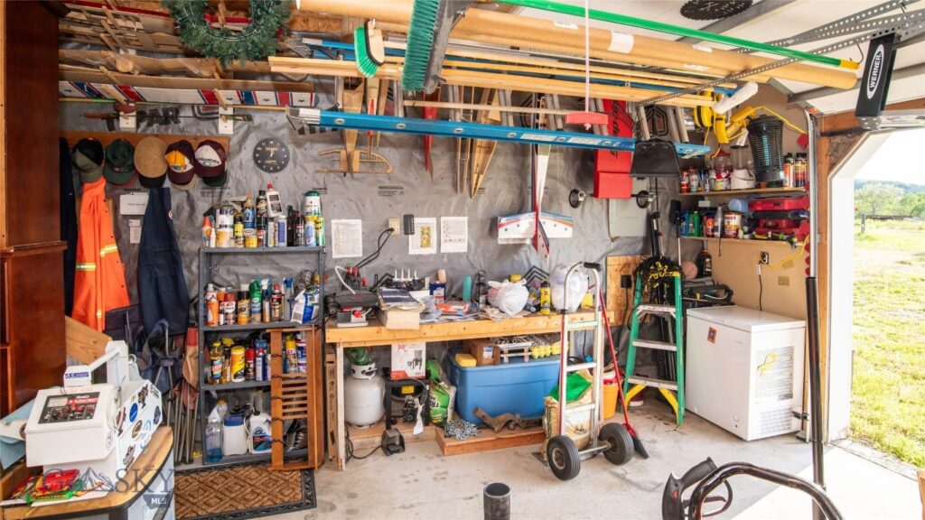 65 Indian Rings Road, Big Timber MT 59011