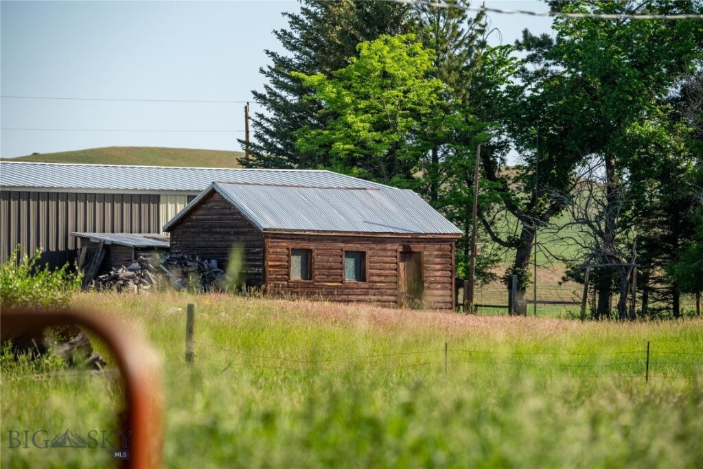 287 Spring Creek Road, Absarokee MT 59001