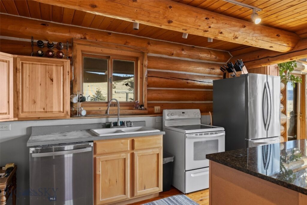 90 Halo Loop Trail, Ennis MT 59729