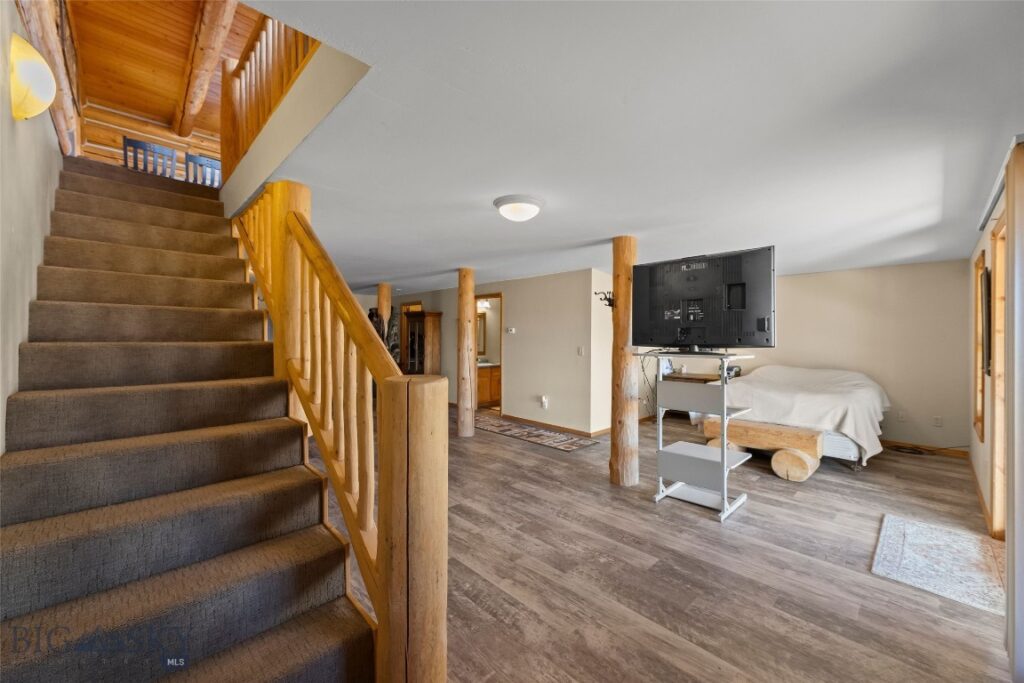 90 Halo Loop Trail, Ennis MT 59729