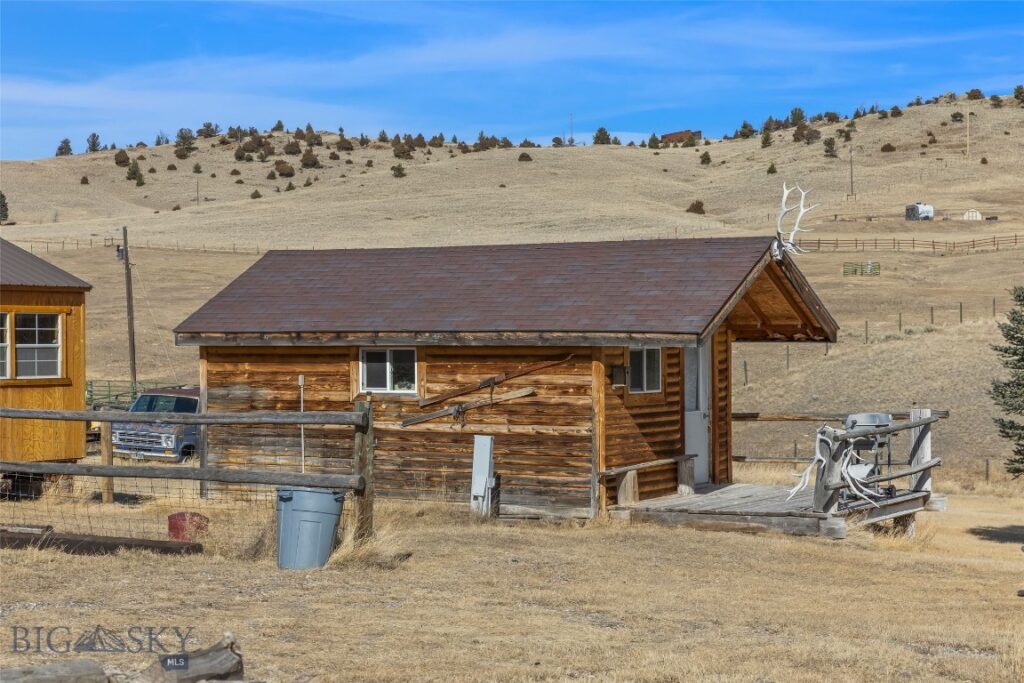 90 Halo Loop Trail, Ennis MT 59729