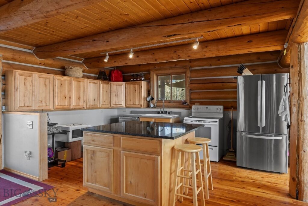 90 Halo Loop Trail, Ennis MT 59729