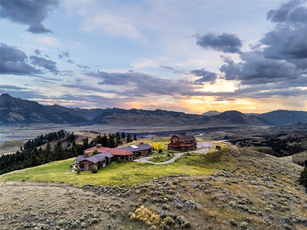 190 Sagittarius Skyway, Emigrant MT 59027