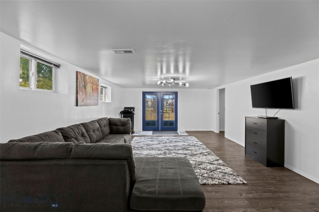 18 Meadowlark Circle, Big Timber MT 59011