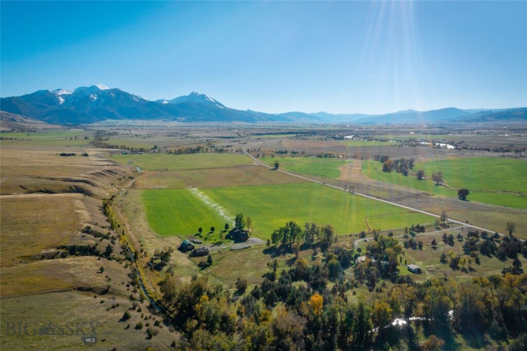 1986 E River Road, Livingston MT 59047