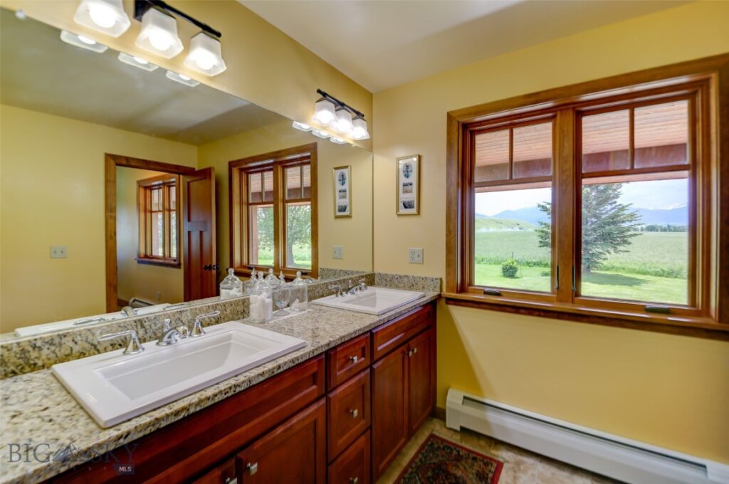 1986 E River Road, Livingston MT 59047