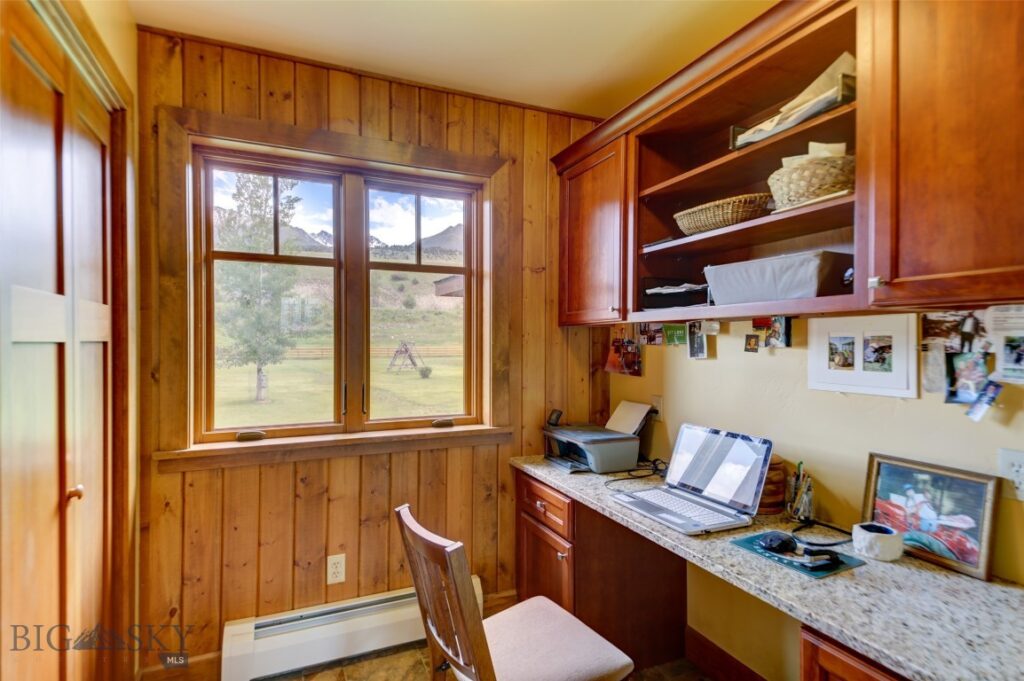 1986 E River Road, Livingston MT 59047