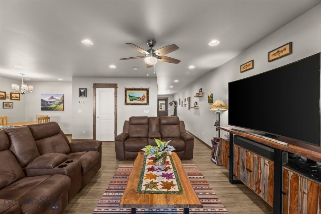 1307 Fozzie Lane, Belgrade MT 59714