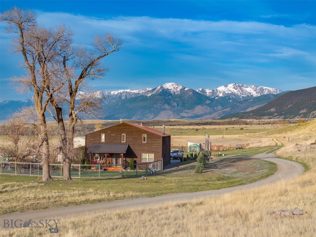 682 E River Road, Pray MT 59065