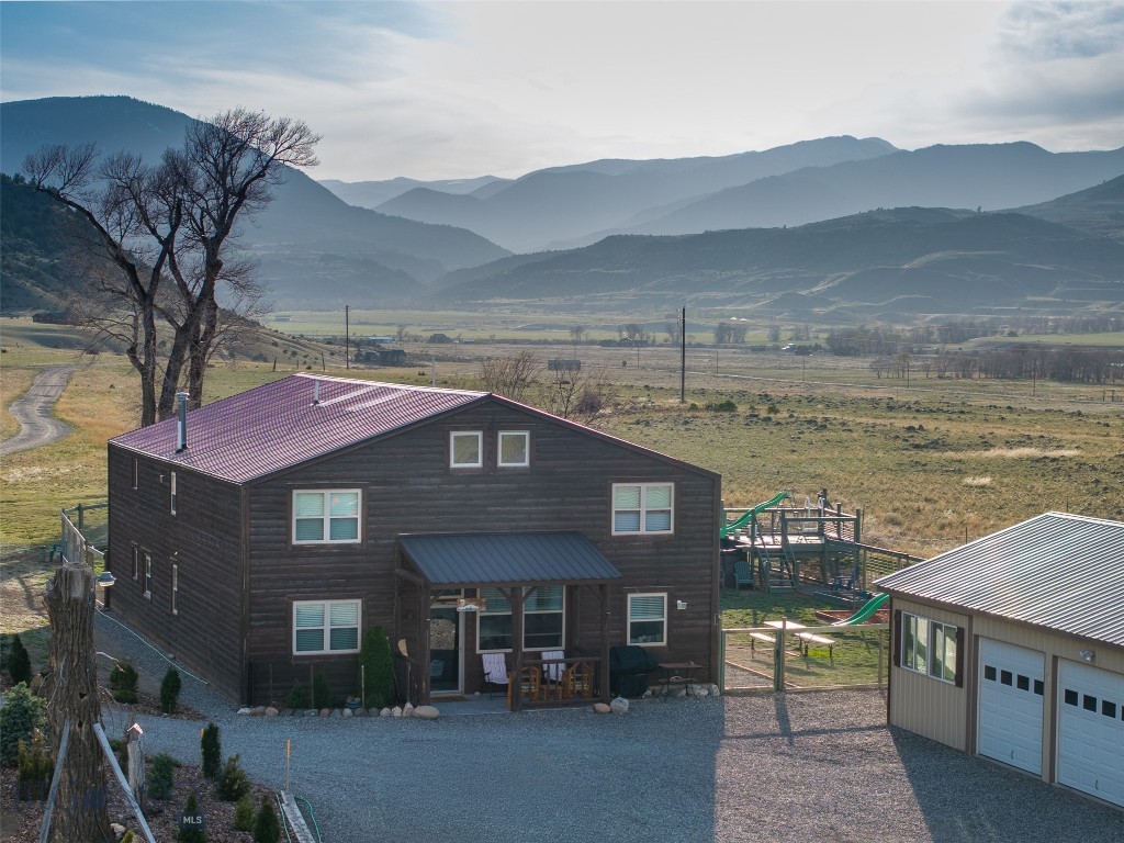 682 E River Road, Pray MT 59065